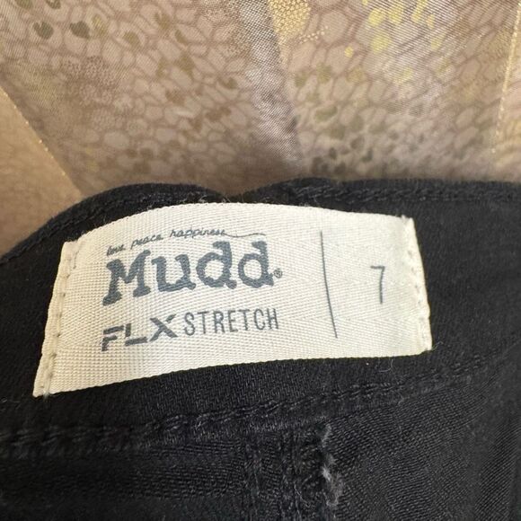 Mudd Black Denim Flx Stretch Distressed Lace Pocket Shorts Size 7 - Picture 3 of 6